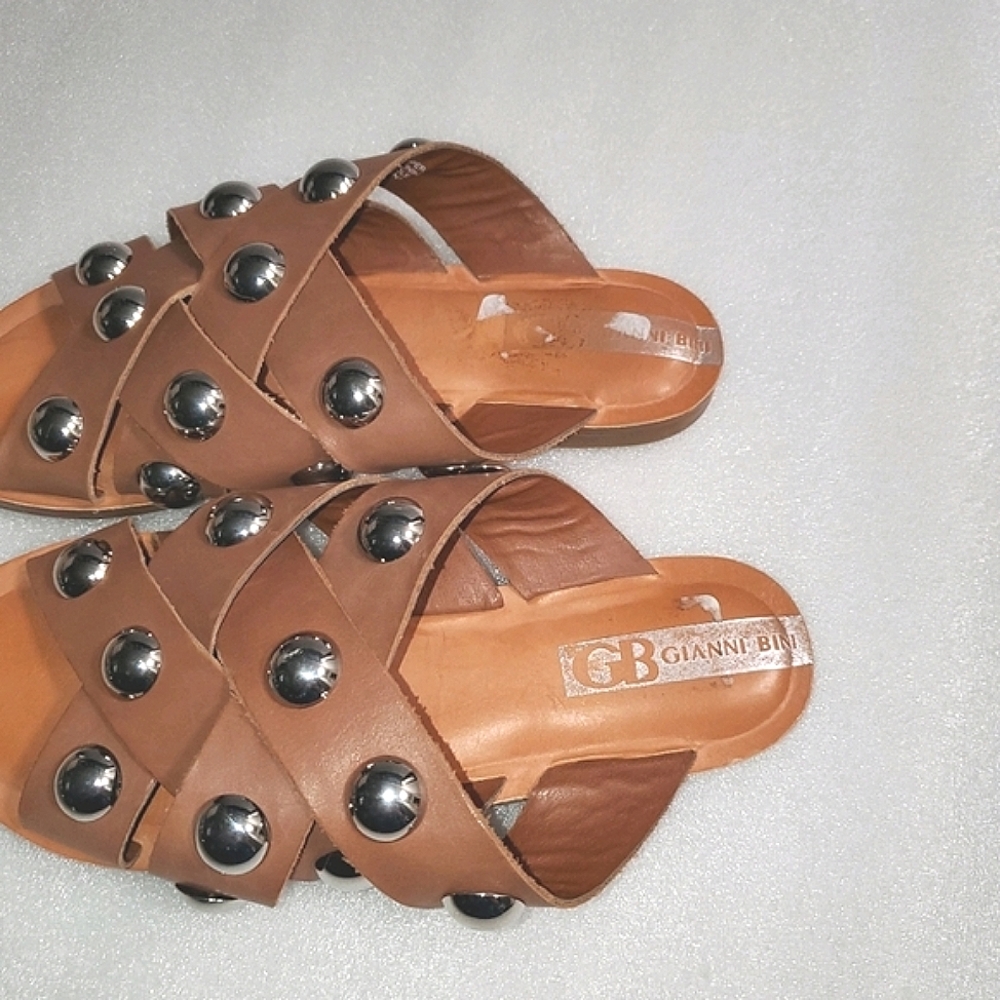 Gianni Bini slip on silver studs leather 6.5 - Picture 7 of 8